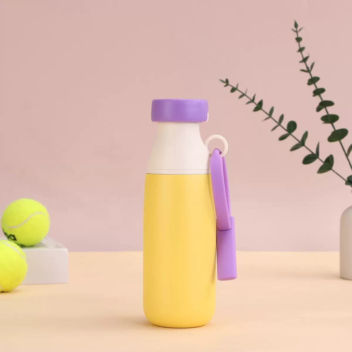 Damen Isolierte Sporttrinkflasche mit praktischem Trageband Karnz