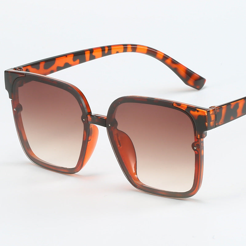 Damen moderne quadratische Sonnenbrille mit UV-Schutz und robustem Rahmen Karnz
