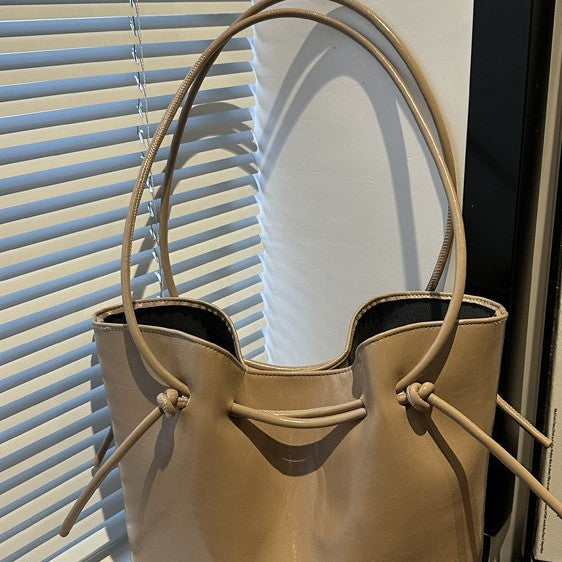 Stilvolle Ledertasche Karnz
