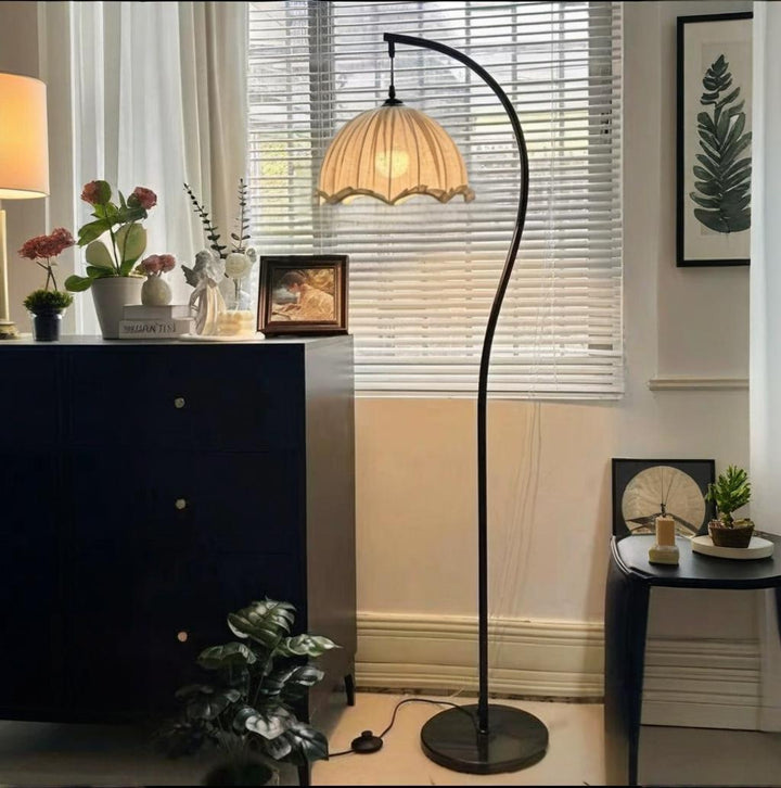 Bogen Stehlampe