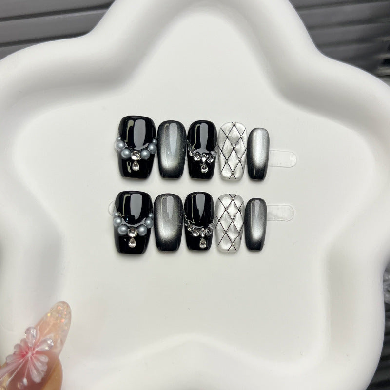 Elegante dekorative Nagelkunst Tipps