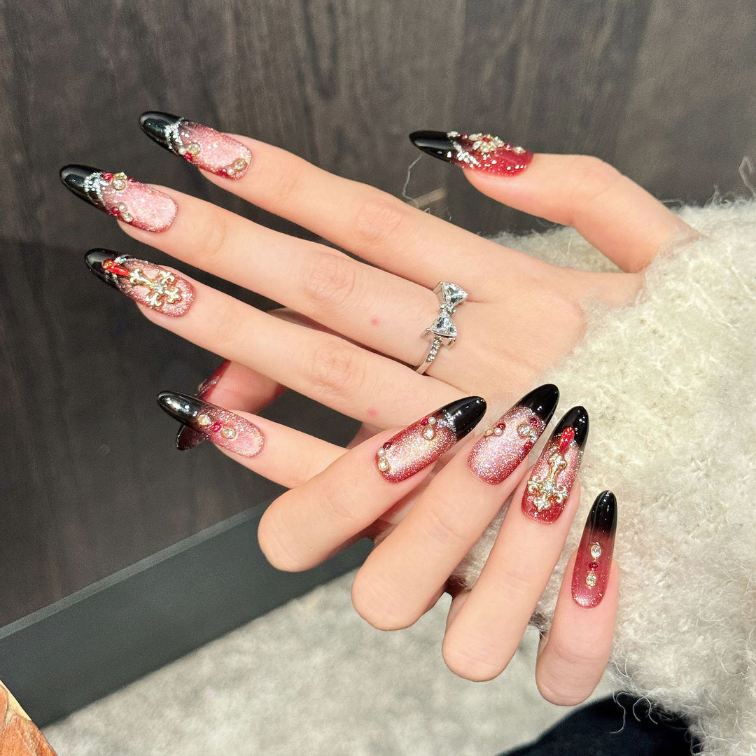 Glamourös Künstlerisches Press-On Nageldesign Set
