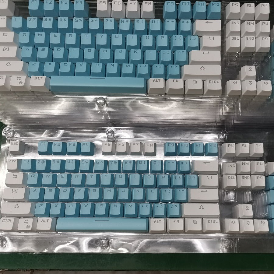 Mechanische Gaming-Tastatur mit Retro-Futuristischem Design Karnz