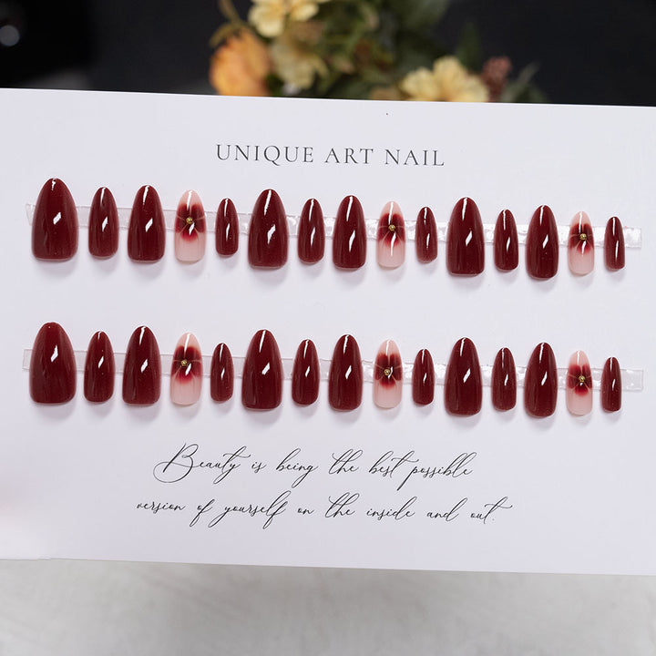 Künstlerische Blumenspitze Nail Art
