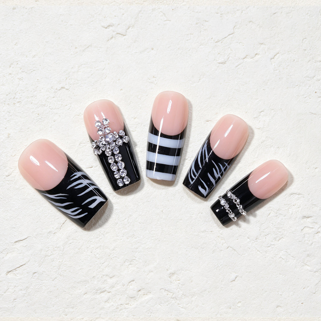 Glamouröses Stiletto Nageldesign Karnz