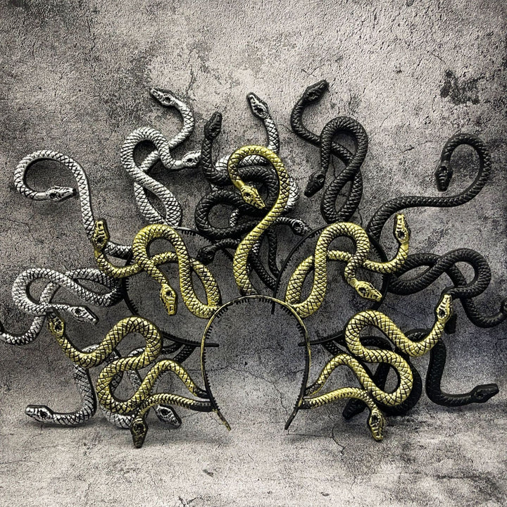 Medusa-inspirierter Haarreif mit 3D-Schlangenapplikationen