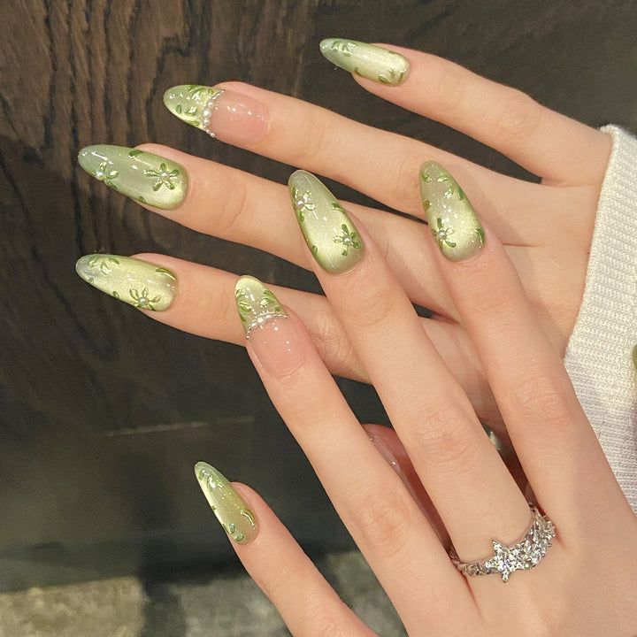 Floral Press-On Nagelkunstset mit Perlenakzenten