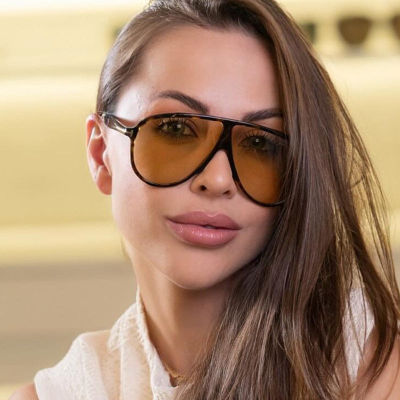 Damen modische Brille mit großem angesagtem Gestell Karnz