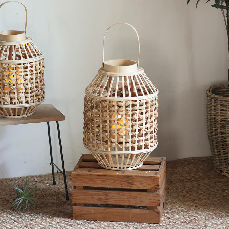 Handgefertigte Rattan-Laterne Karnz