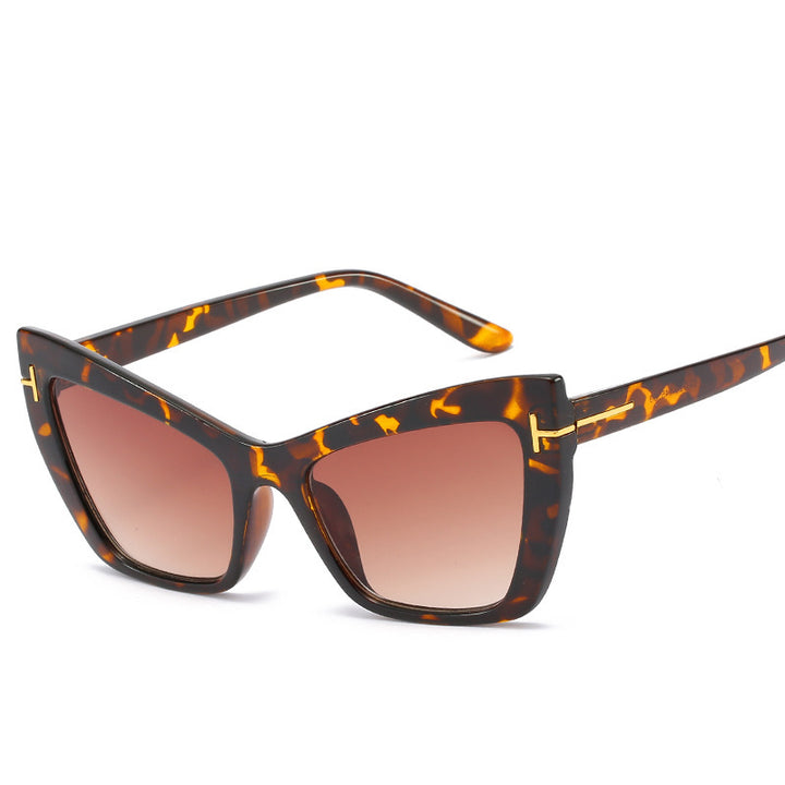 Cat-Eye-Rahmen-Sonnenbrille mit verlaufenden Gläsern Karnz