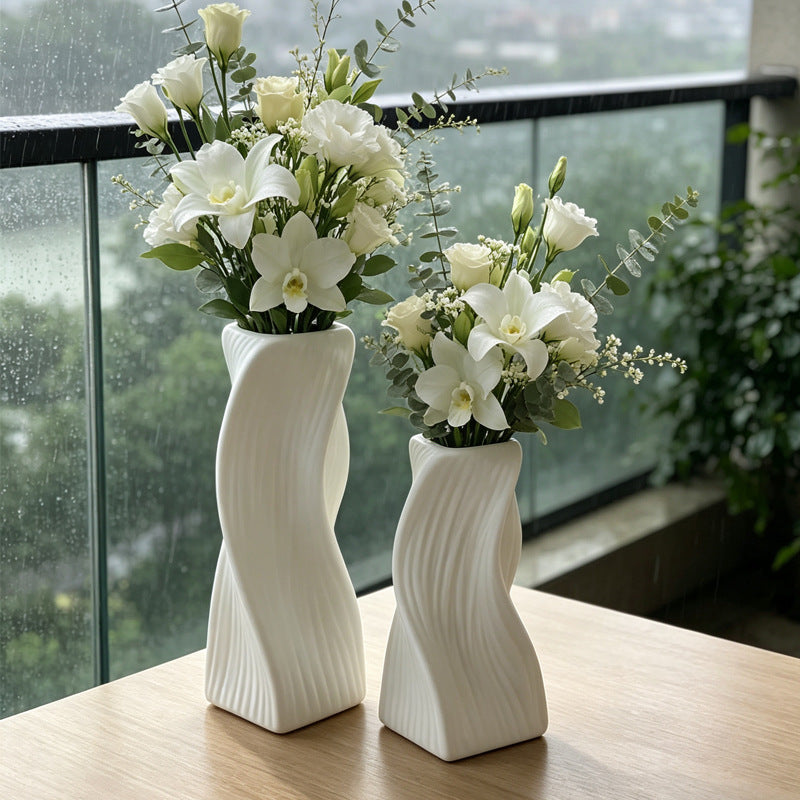Moderne Skulpturale Dekorative Vase Karnz