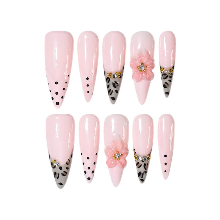 Premium Dekorative Nagelspitzen Karnz
