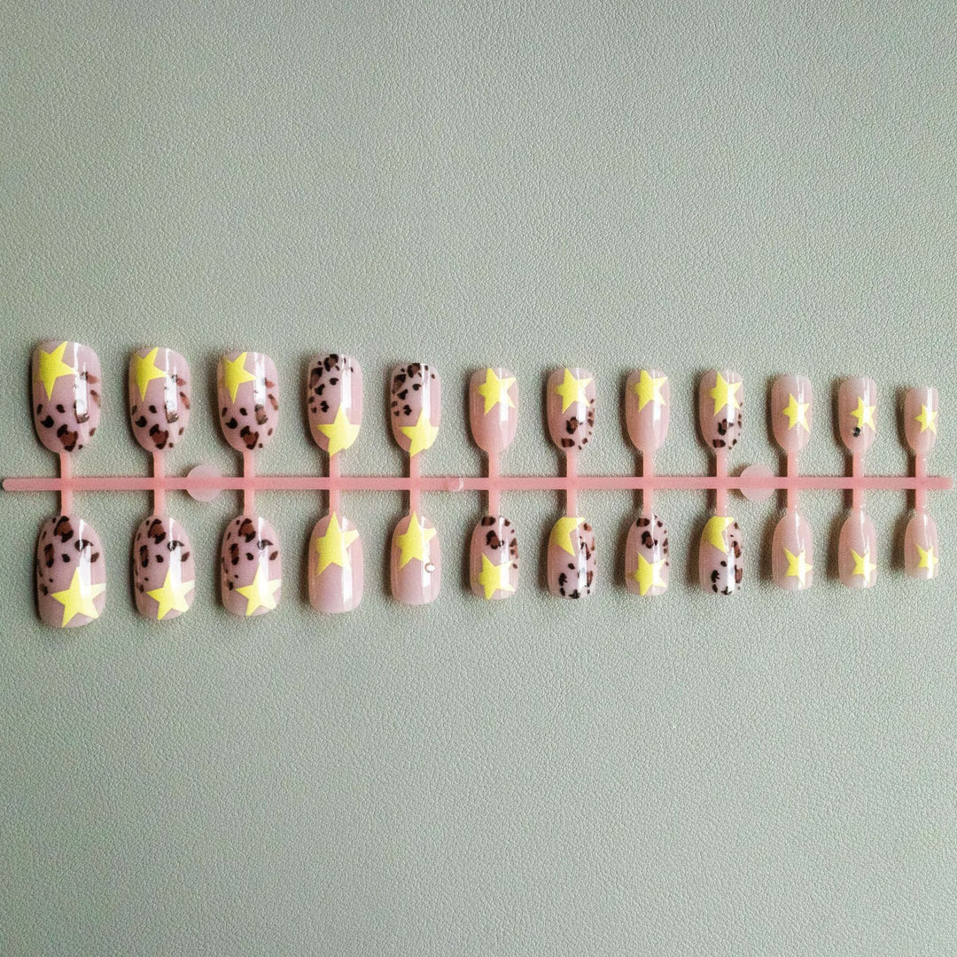 Trendy Tierdruck und Stern Nagelkunst Set