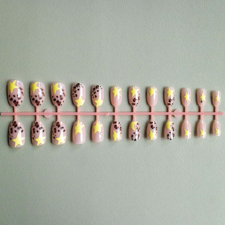 Trendy Tierdruck und Stern Nagelkunst Set