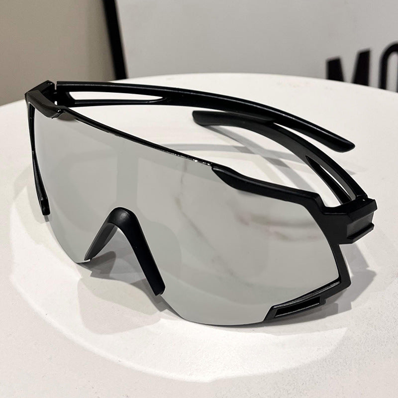 Herren Sportliche Rennbrille mit ergonomischem Design Karnz