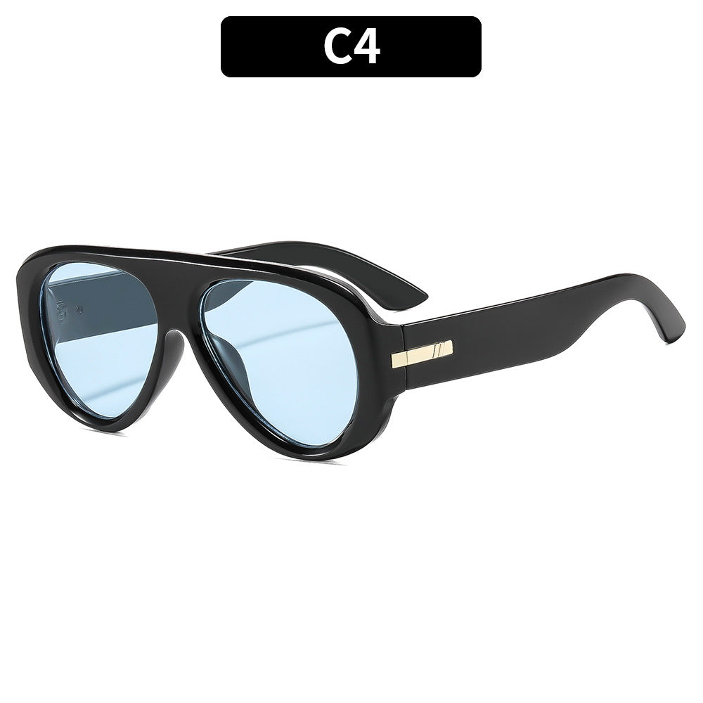 Übergroße retro-inspirierte Shield-Sonnenbrille