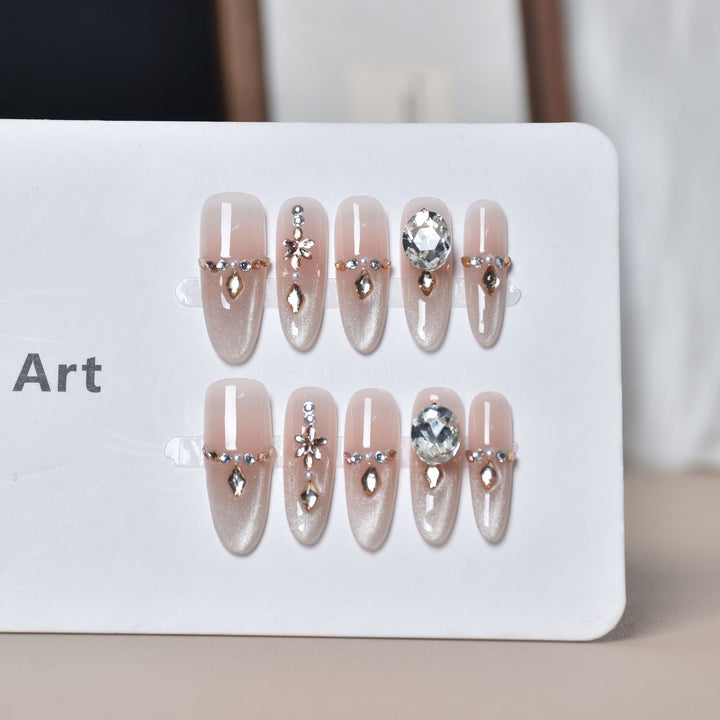 Elegante mit Strass verzierte Press-On-Nagelverlängerungen Karnz