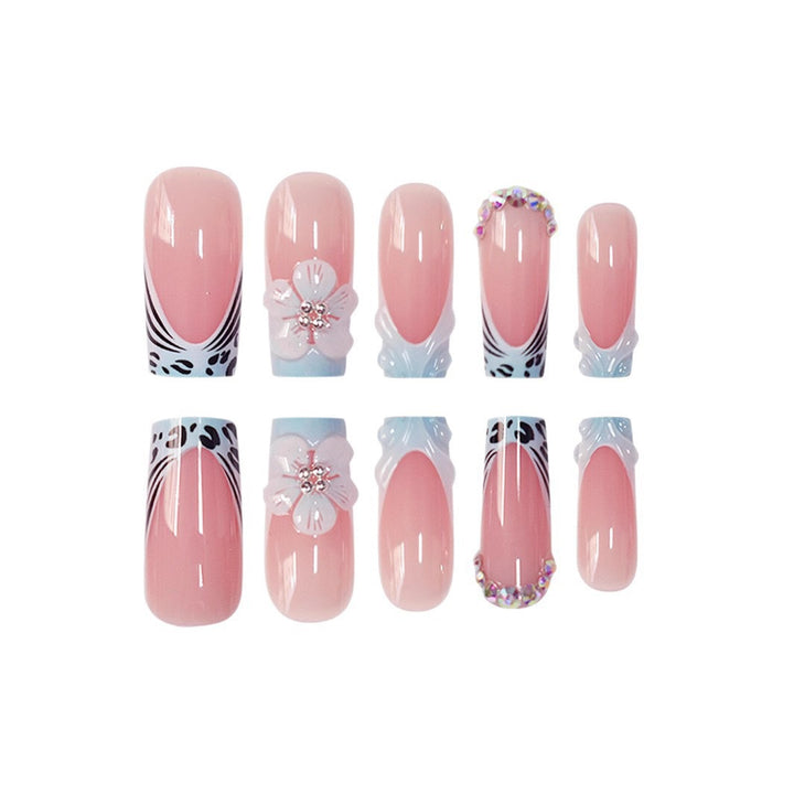 Dekoratives Floral Press-On Nagelkunst Set Karnz