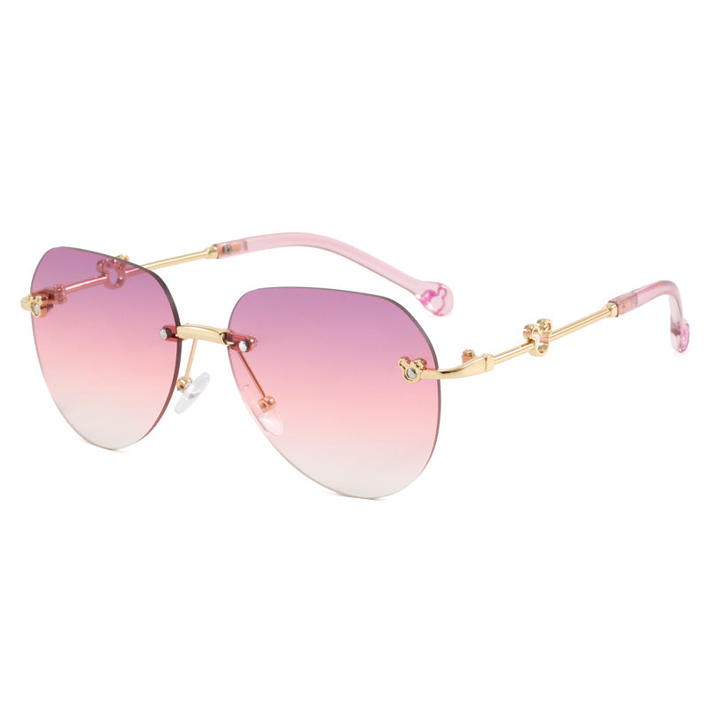 Damen leichte geometrische Sonnenbrille mit einzigartigem Rahmen und verspiegelten Gläsern Karnz