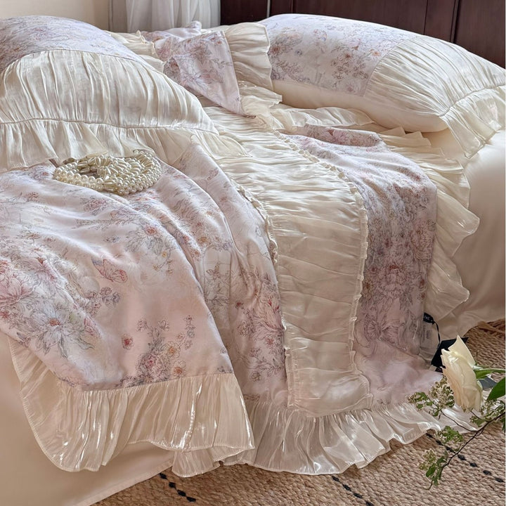 Satin-Bettwäschegarnitur im Vintage-Look mit Volant und floralem Jacquard Karnz