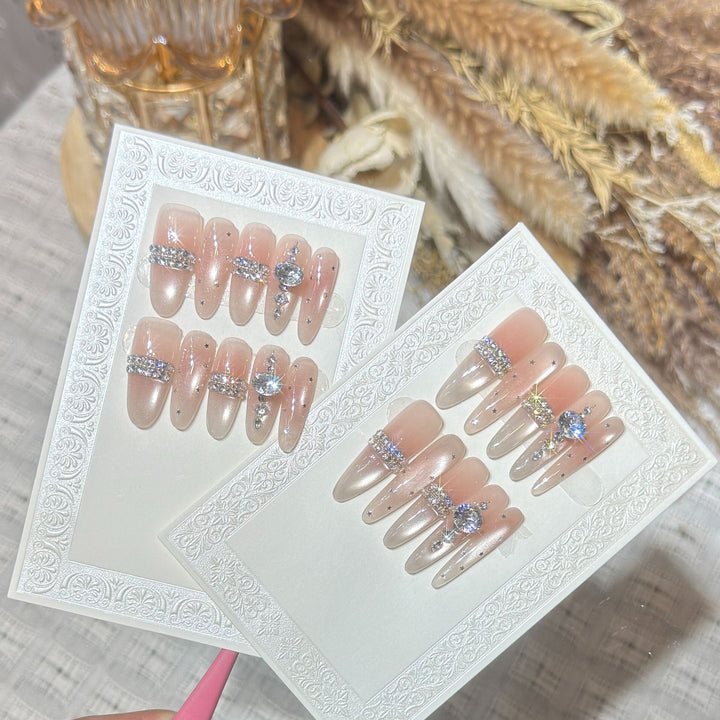 Premium mit Strass verzierten Stiletto Press-On Nägel Karnz