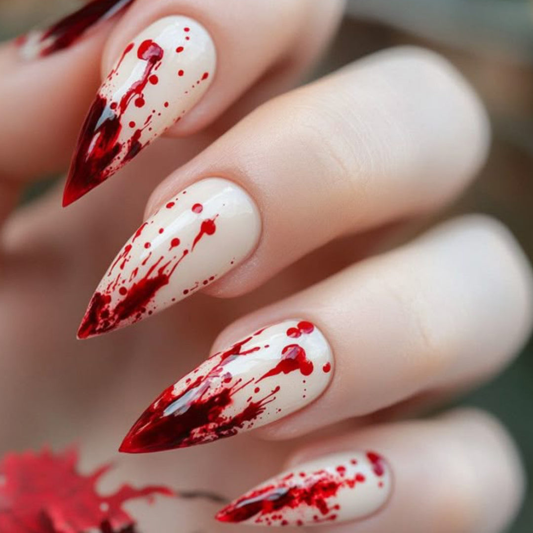 Gothic Blut-Spritzer Nagelkunst Extensions Karnz