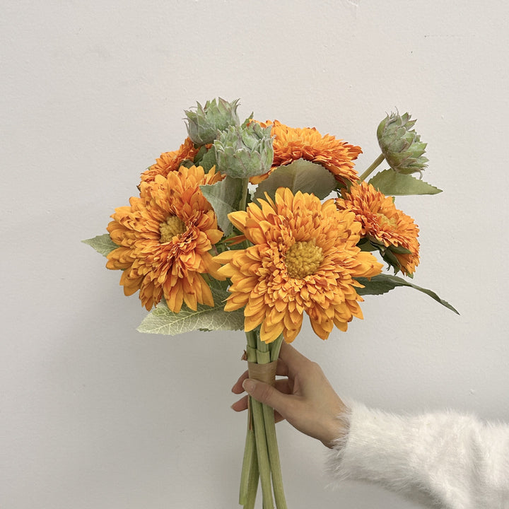 Künstlerischer Kunstblumenstrauß