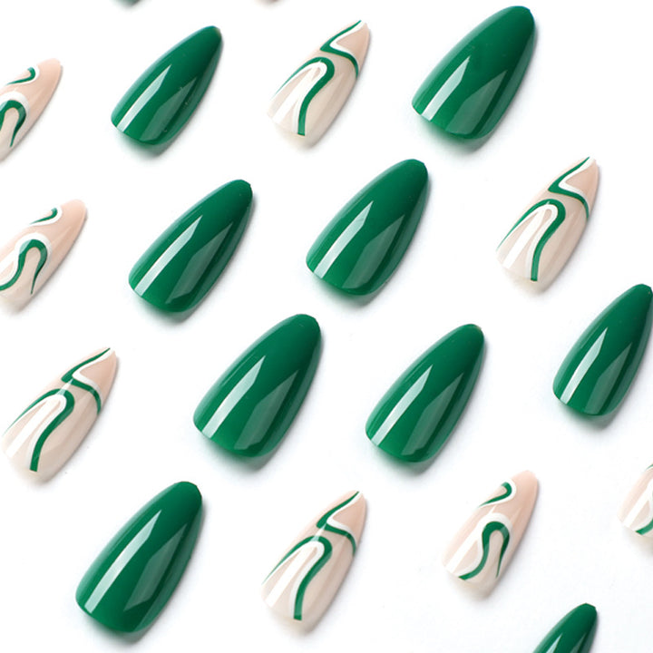 Elegante Nagelkunst mit kreativen Wellen-Designs Karnz