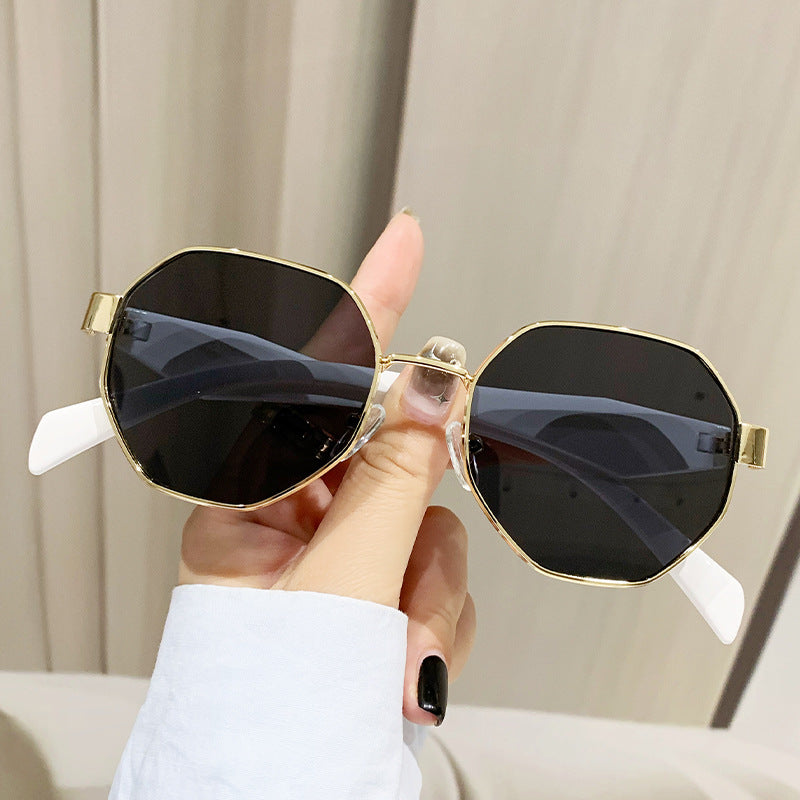 Damen modische Sonnenbrille mit hochwertigem rechteckigem Rahmen und UV-Schutz Karnz