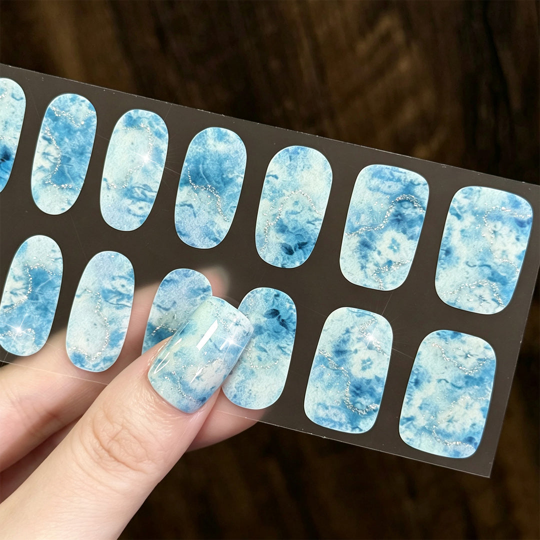 Künstlerische Aquarell-Nagelwickel