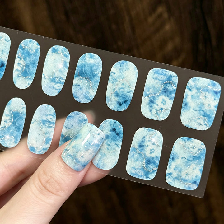 Künstlerische Aquarell-Nagelwickel