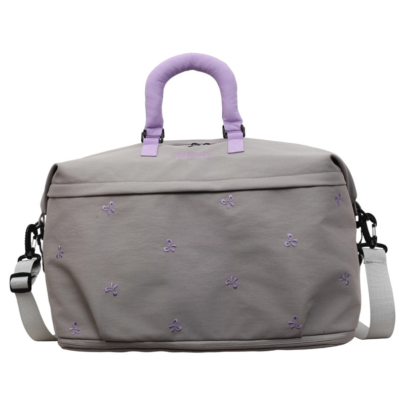 Stylische gestickte Reisetasche