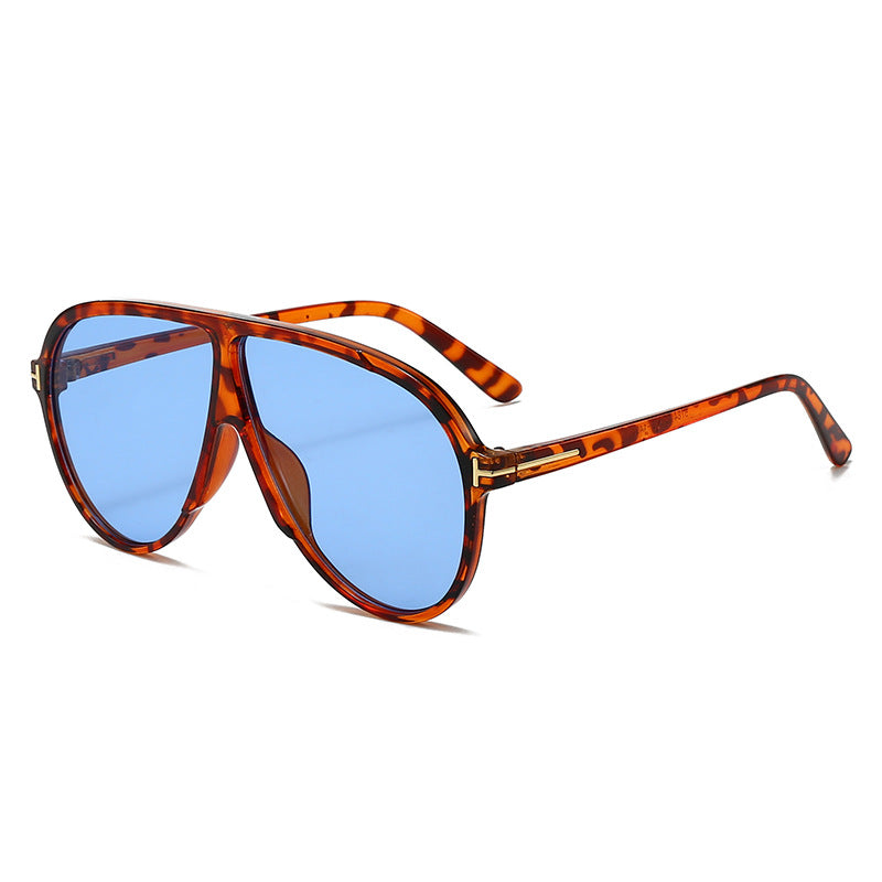 Damen große Sonnenbrille mit modernem Design und schützenden Gläsern Karnz