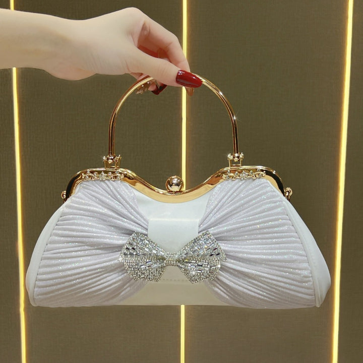 Vintage-inspirierte Abendtasche mit Schleifenakzent