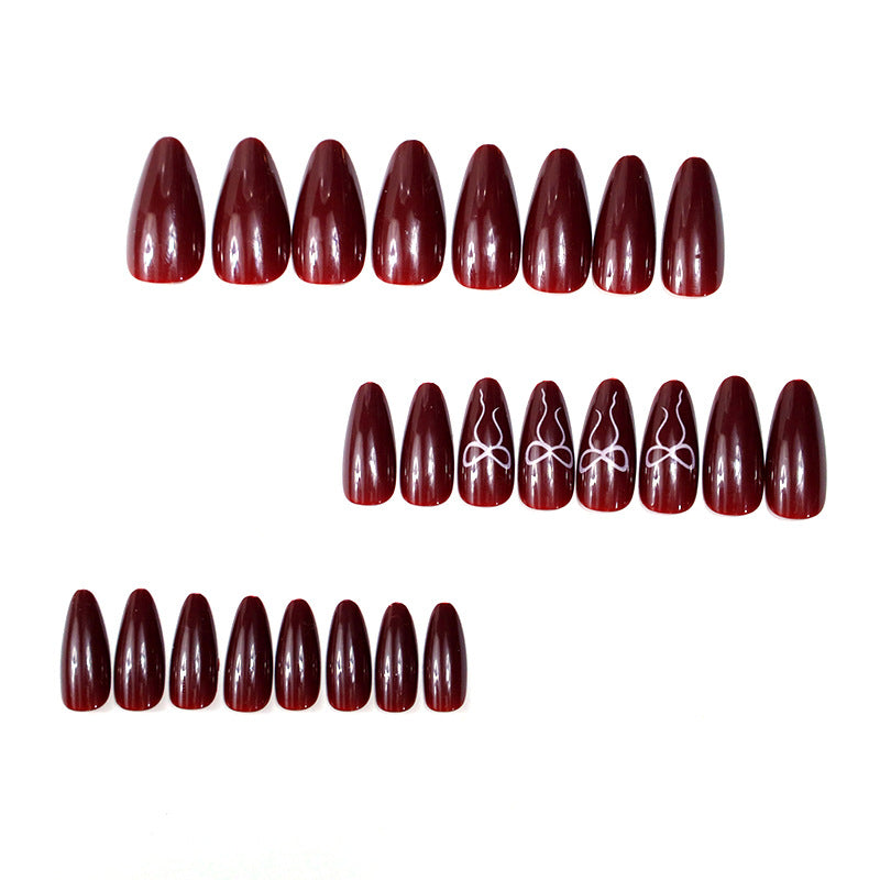 Elegante Stiletto Nagelkunst Karnz
