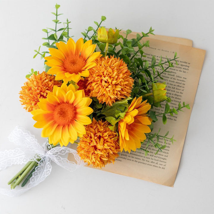 Dekorative Sonnenblumenstraußarrangement
