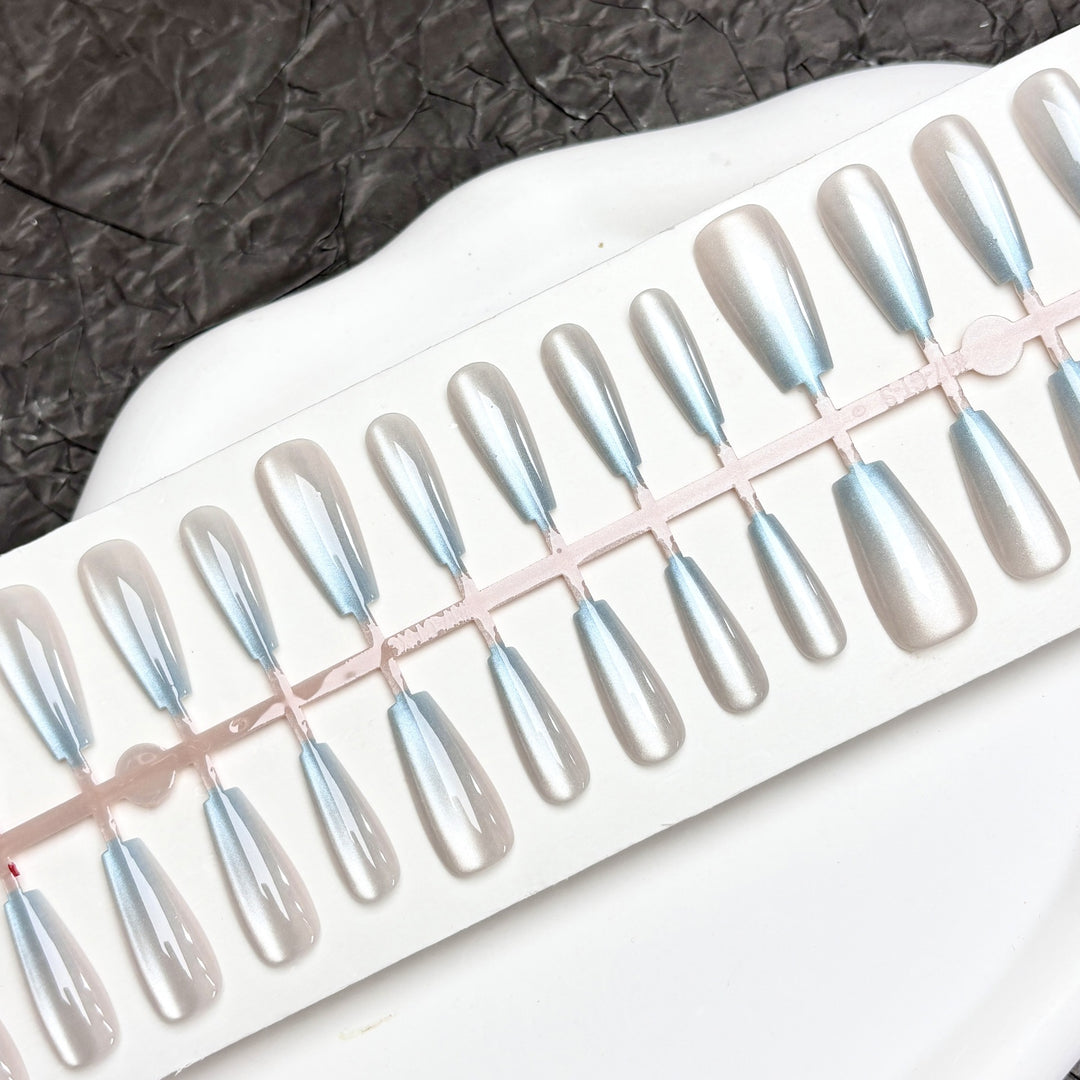 Elegantes Press-On-Nagel-Set mit schimmerndem Finish