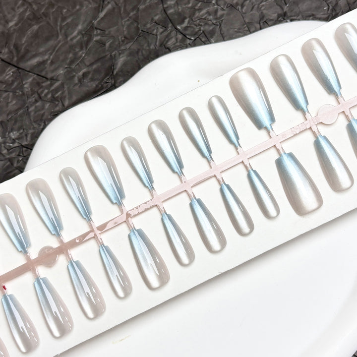 Elegantes Press-On-Nagel-Set mit schimmerndem Finish