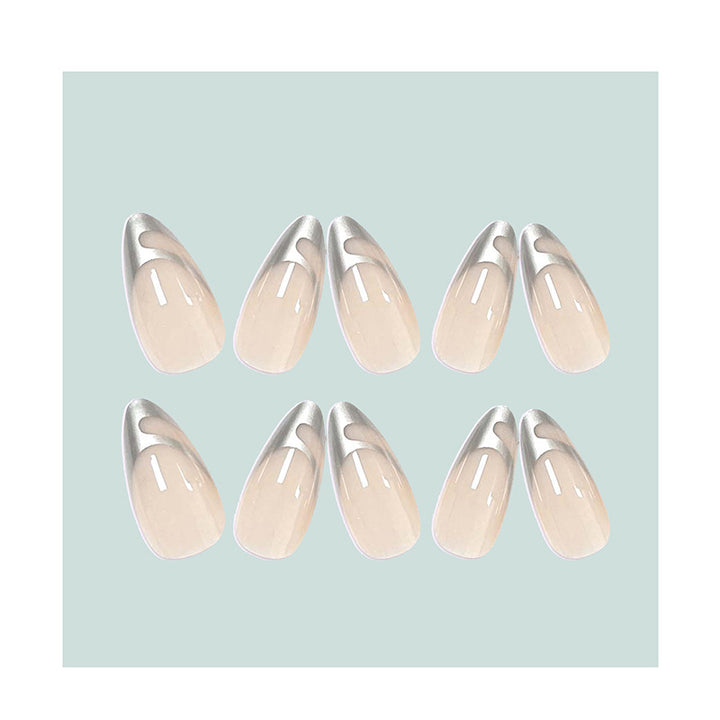 Exklusive Stiletto Kunstnägel mit Metallic-Akzenten Karnz