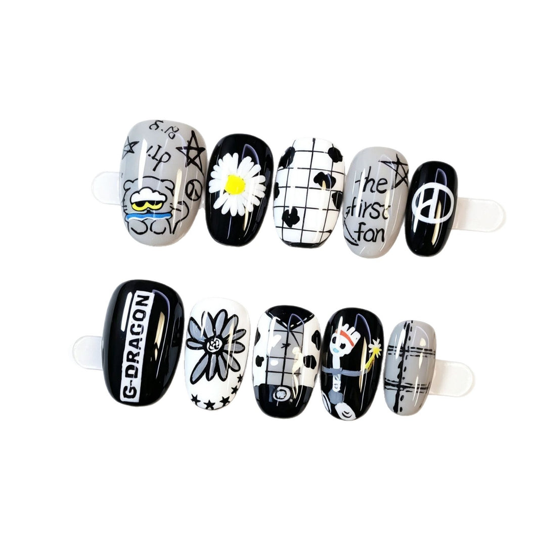 Künstlerisches Press-On-Nagelset Karnz