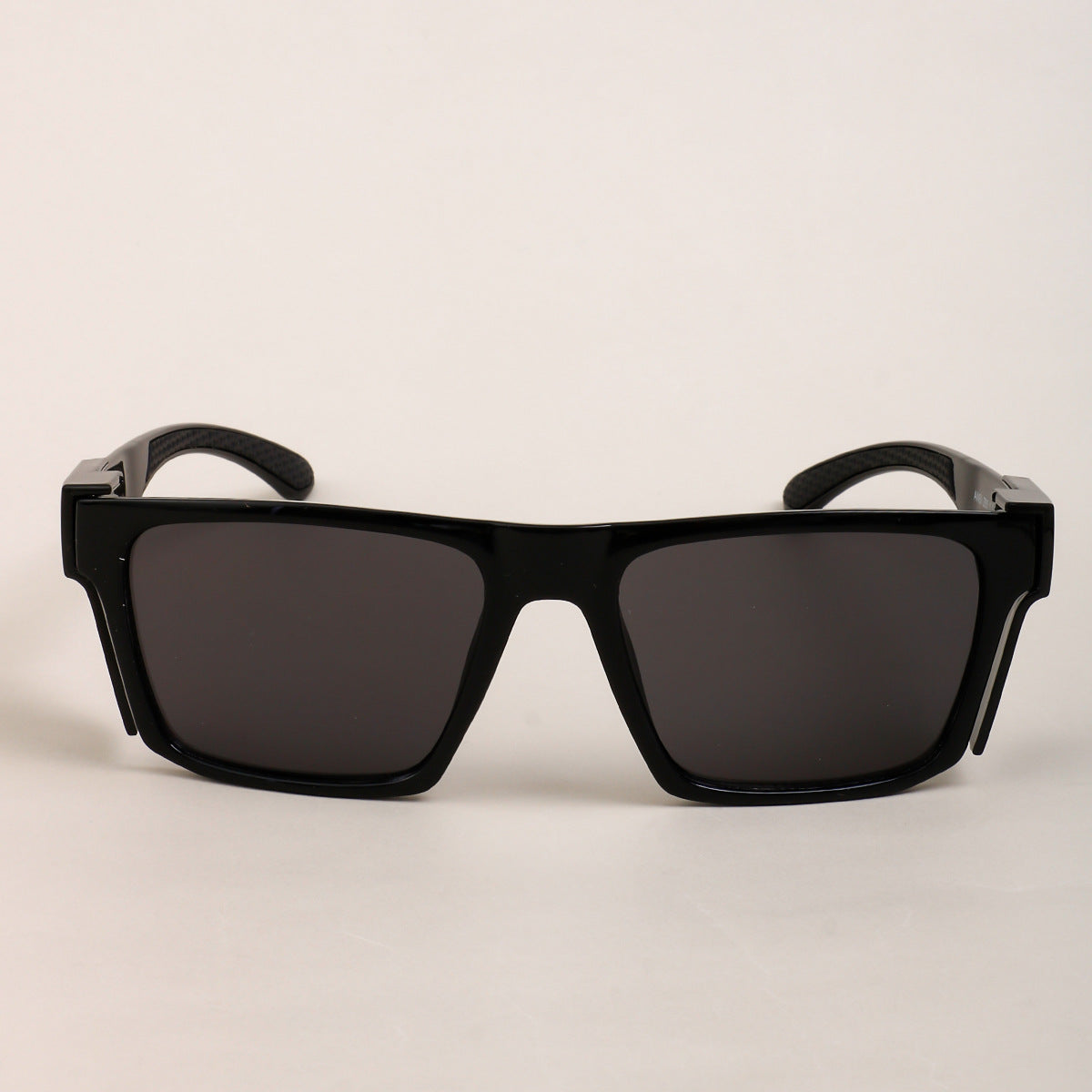 Damen Sonnenbrille im modernen, kantigen Design Karnz