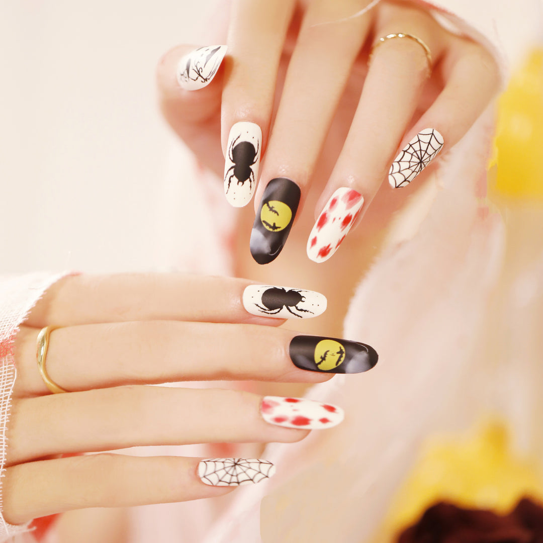 Kreative Halloween-Nagelkunst Karnz