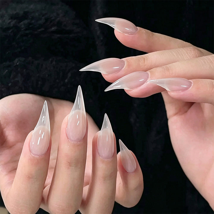 Sleek Stiletto Nagelvergrößerungen Karnz