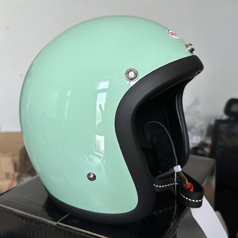 Klassischer Halbschalen-Motorradhelm Karnz