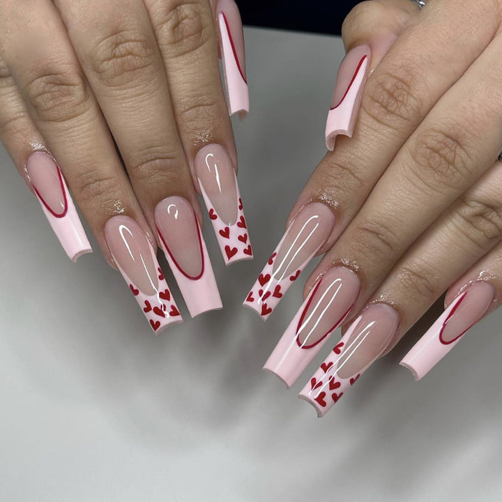 Romantisches Herzakzent Press-On Nagelset Karnz