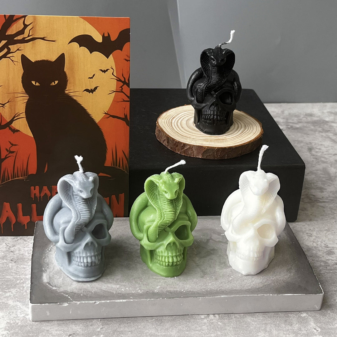 Skull und Kobra Kerze