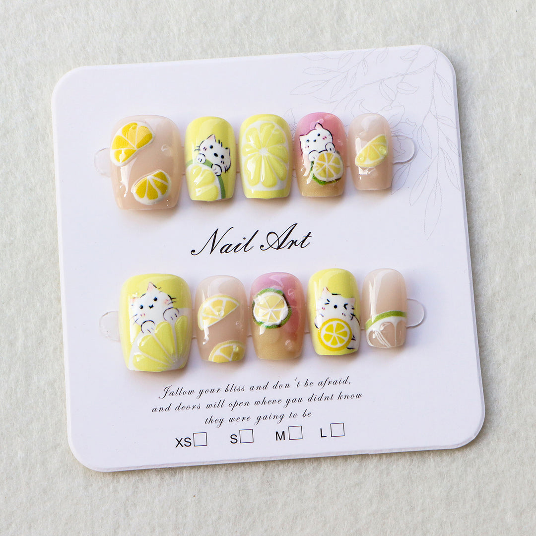Verspieltes von Zitrus inspiriertes Press-On Nagelkunstset