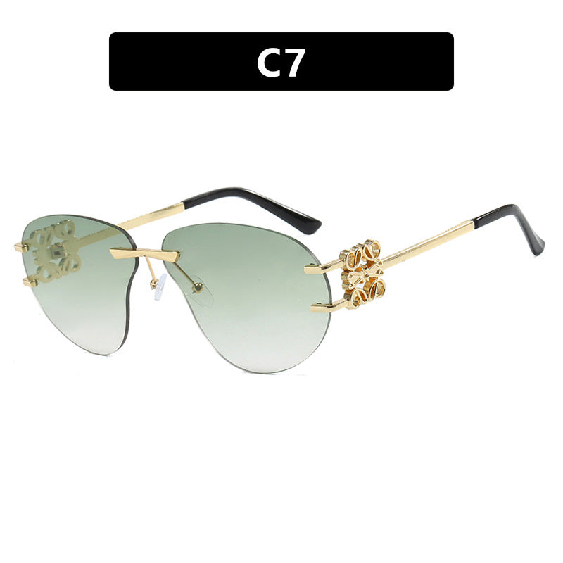 Damen modische Sonnenbrille im eleganten Aviator-Stil mit Kunststeindetails Karnz