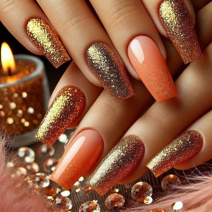 Glamouröse Kunstnägel mit Funkelndem Glitzer und Hochglänzendem Finish Karnz