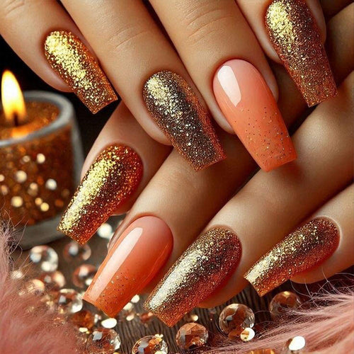 Glamouröse Kunstnägel mit Funkelndem Glitzer und Hochglänzendem Finish Karnz